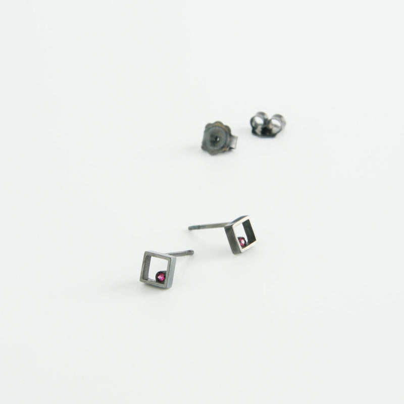 minrl geometric toys squares earrings black ruby