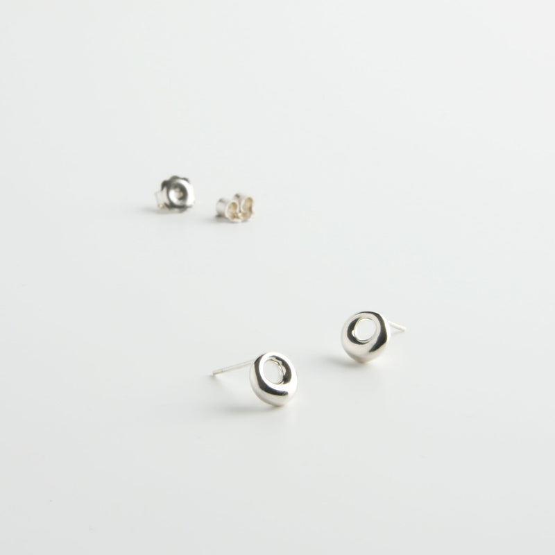 minrl aura earrings silver